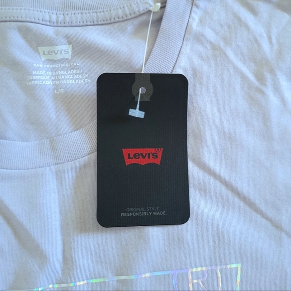 Levi's Light Lavender💜 with Iridescent Logo Tee👕 - NWT - Picture 5 of 15